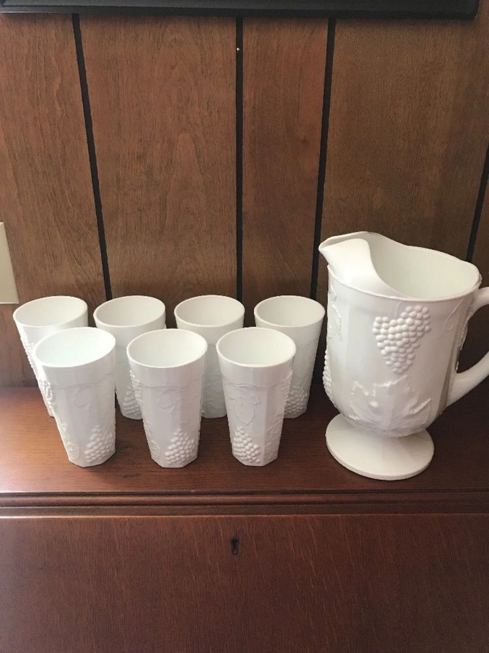 Vintage Indiana Colony Harvest Grape Milk Glass Pitcher & 7 Tumblers Set